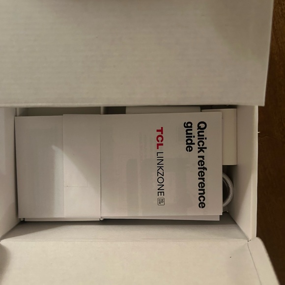 TCL Linkzone Black Wi-Fi Device - Picture 4 of 5